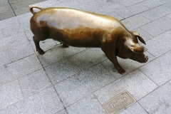 Adelaide - Pig statue - Truffles