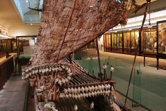 Adelaide - South Australian Museum - Trading Canoe - Front