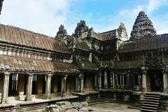 Angkor Wat - courtyard on the bayan