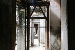 Angkor Wat - crumbling portal
