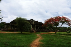 Angkor Wat - tourists everywhere