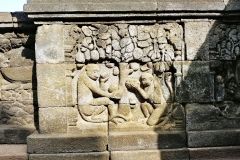 Borobudur - Bas-relief - Coconut monkeys