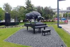 Christchurch - 18 - Bull on piano