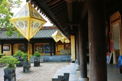 Hue - courtyard