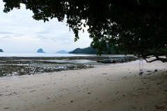 Ko Yao Noi - beach at low tide