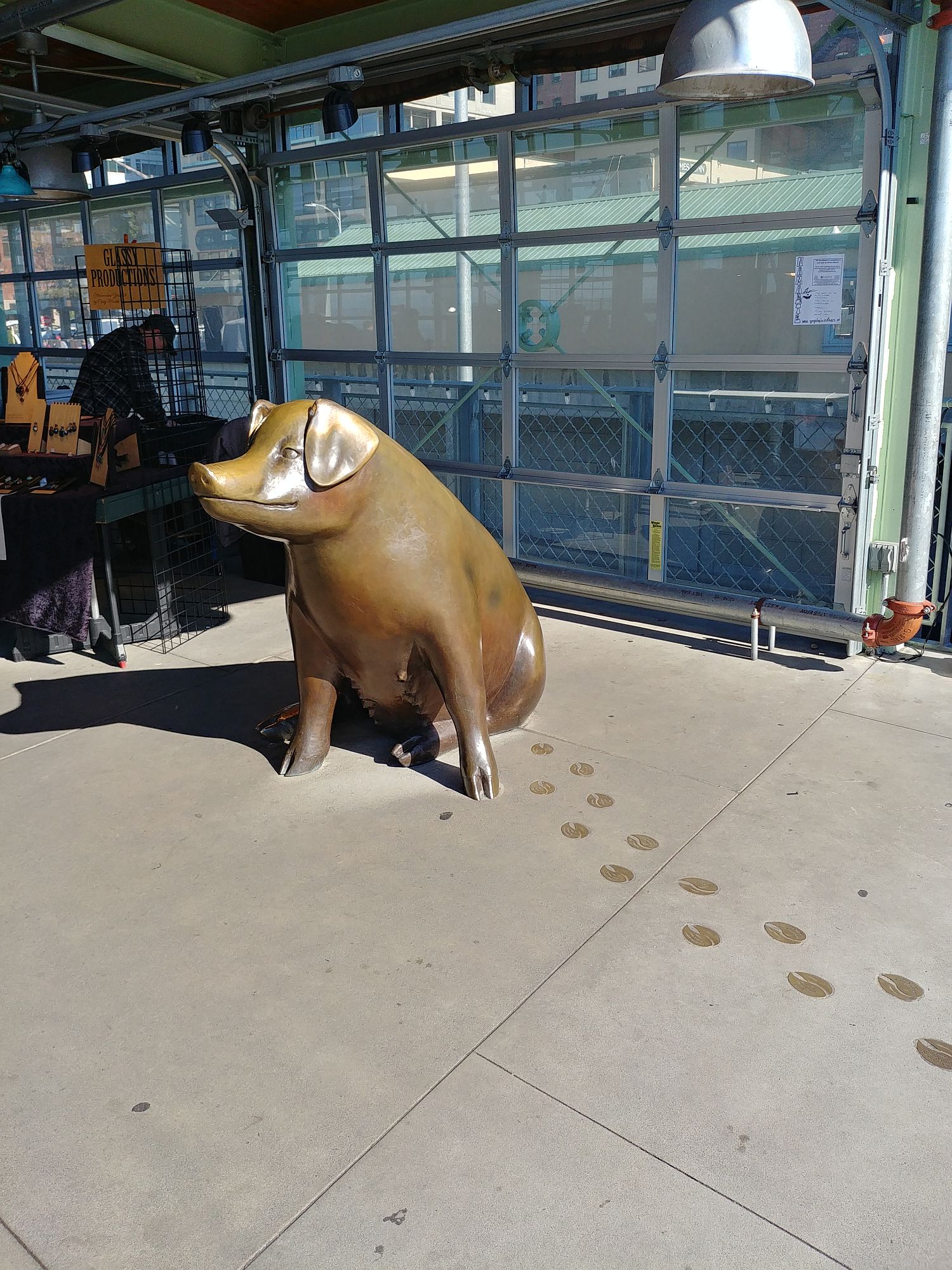Pike Place Market - 07 - Piggy bank