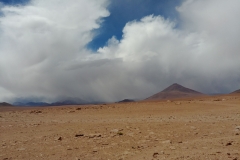 Salar de Uyuni Tour - Day 1 - 47 - Rain curtain