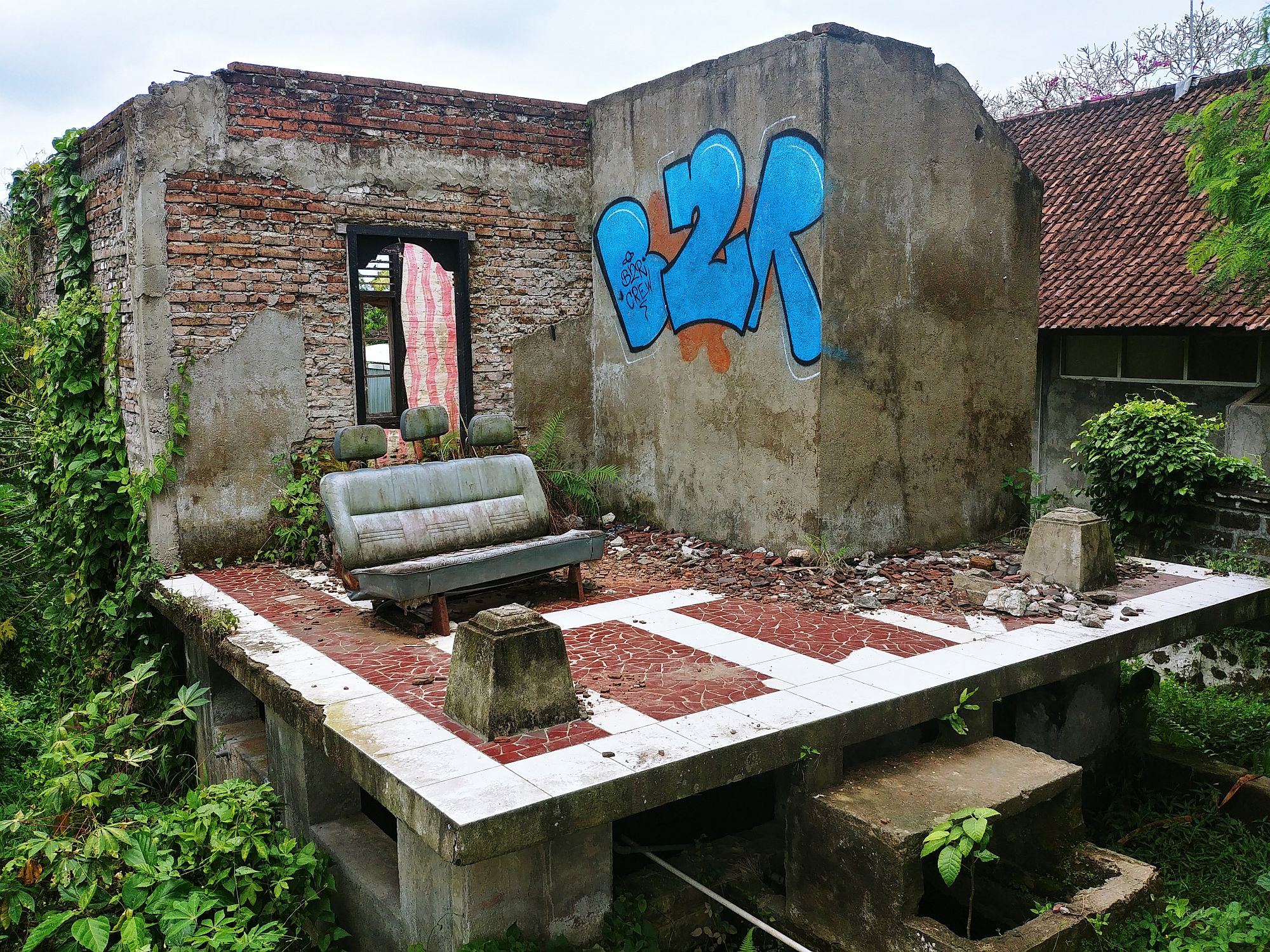 Ubud - Seats on the terrace