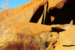 Uluru - Leaning rocks