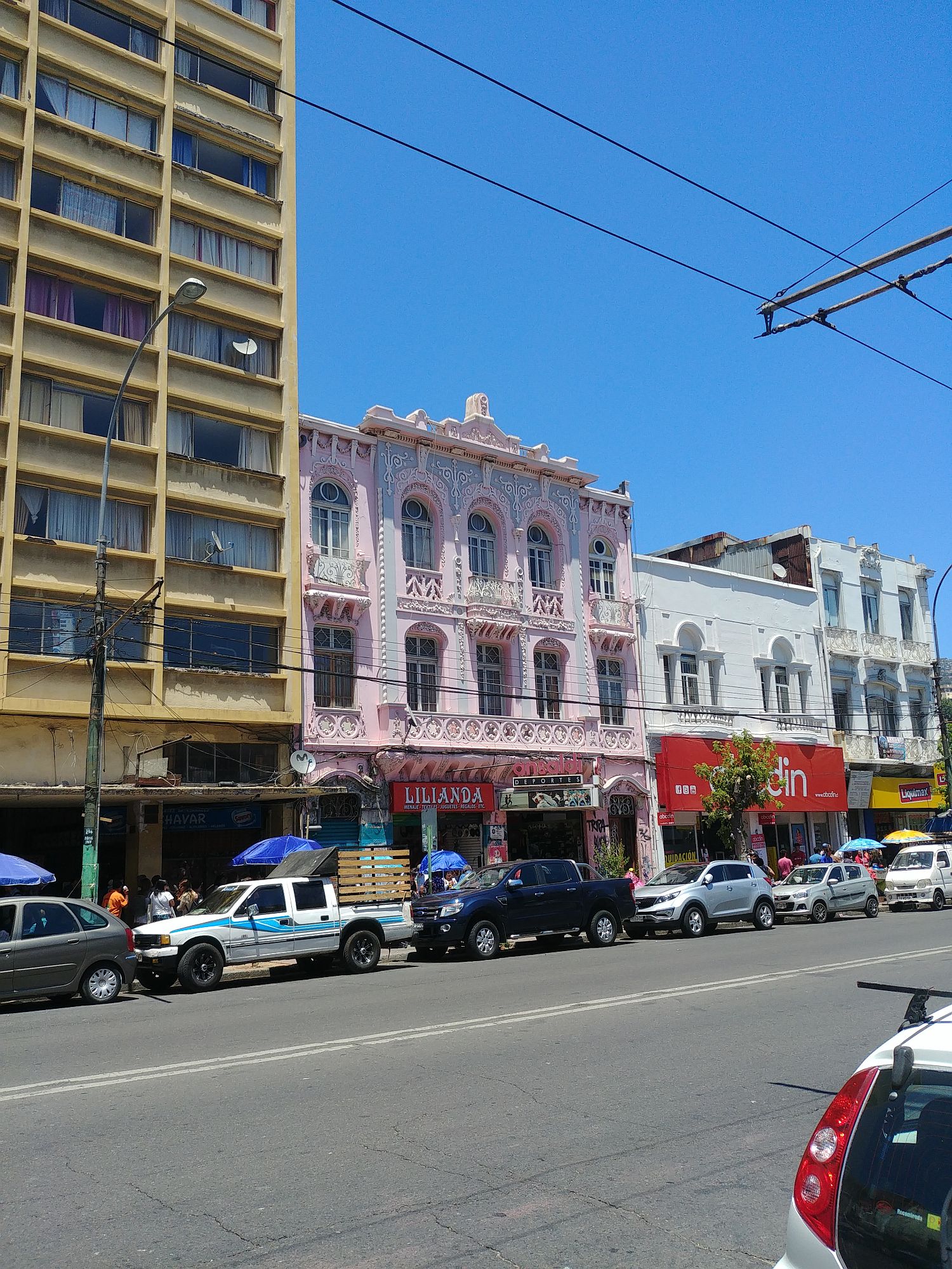 Valparaiso - 01 - Pink house